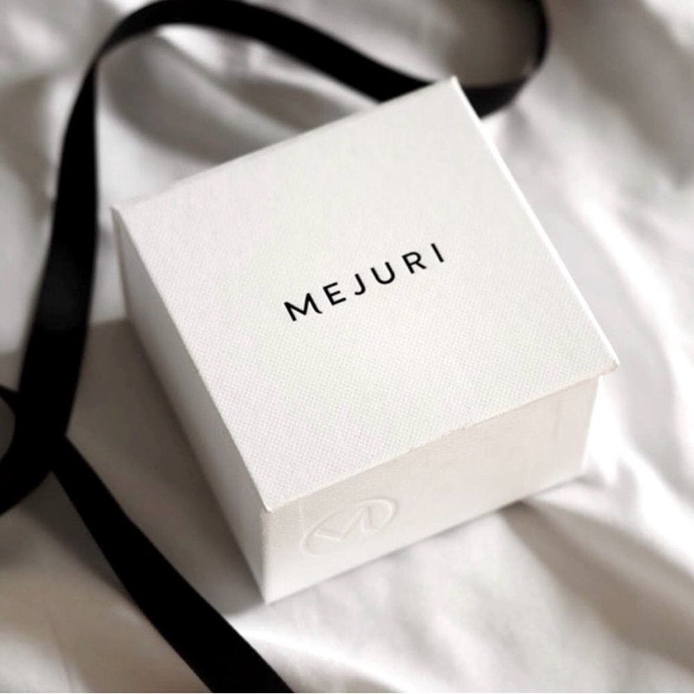 Mejuri Pearl Ring Size 6 - Picture 5 of 5